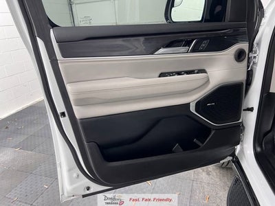 2024 Jeep Wagoneer Base