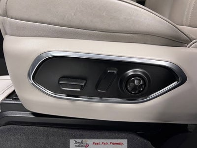 2024 Jeep Wagoneer Base