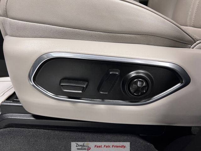 2024 Jeep Wagoneer Base