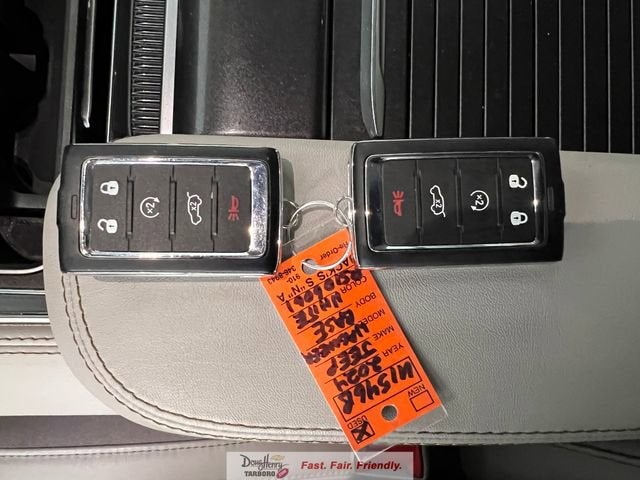 2024 Jeep Wagoneer Base