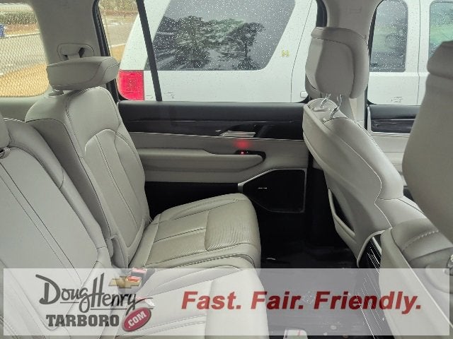 2024 Jeep Wagoneer Base