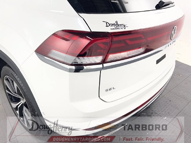 2025 Volkswagen Atlas Cross Sport 2.0T SEL Premium R-Line