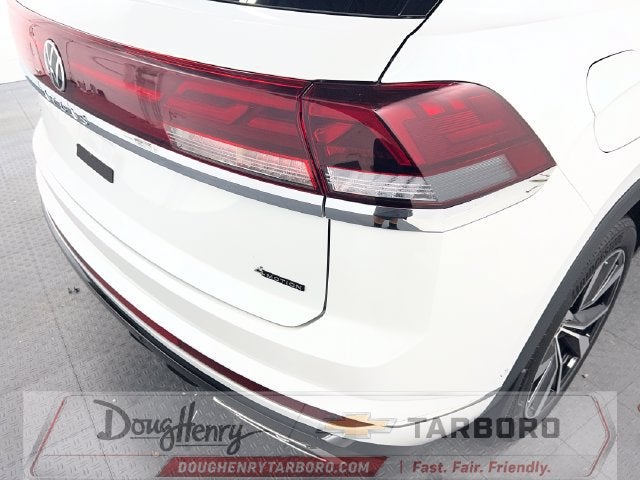 2025 Volkswagen Atlas Cross Sport 2.0T SEL Premium R-Line