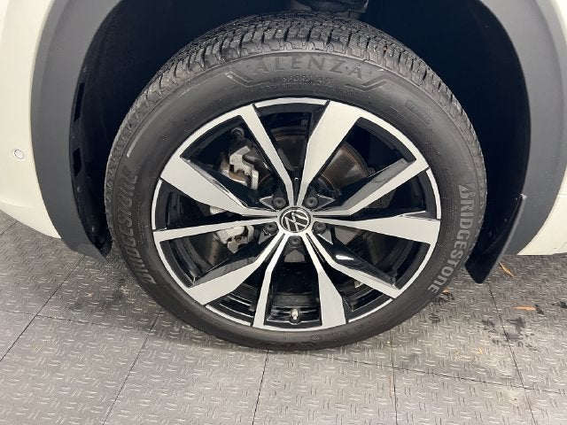2025 Volkswagen Atlas Cross Sport 2.0T SEL Premium R-Line