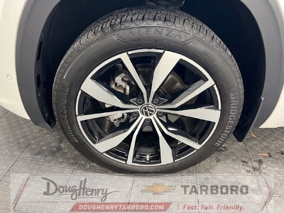 2025 Volkswagen Atlas Cross Sport 2.0T SEL Premium R-Line