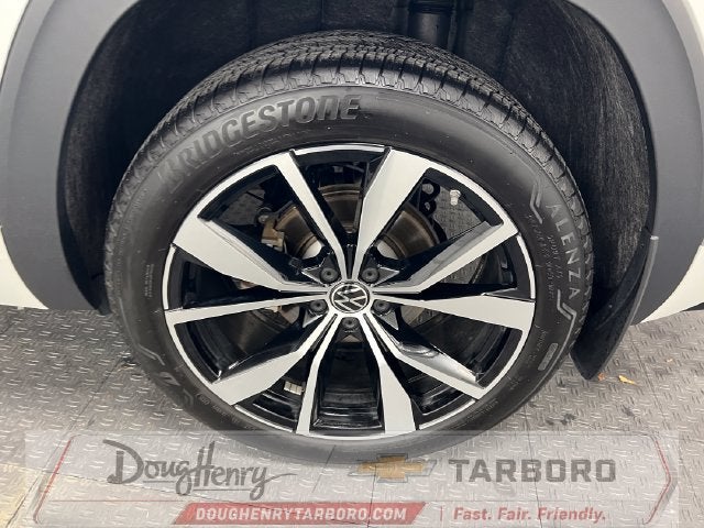 2025 Volkswagen Atlas Cross Sport 2.0T SEL Premium R-Line