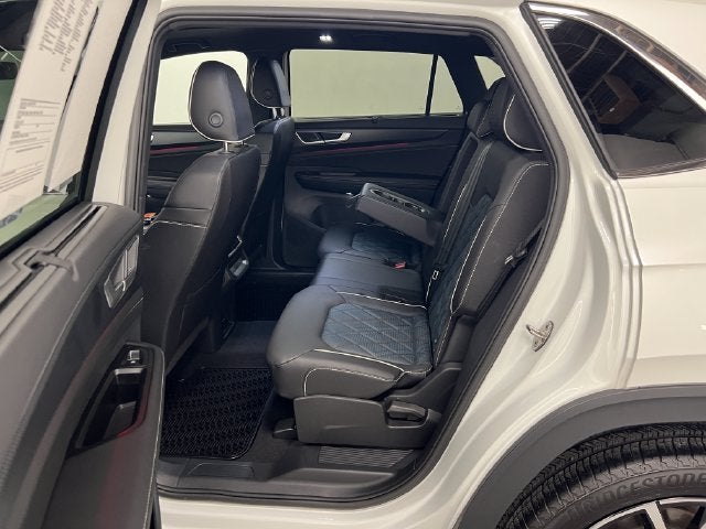 2025 Volkswagen Atlas Cross Sport 2.0T SEL Premium R-Line