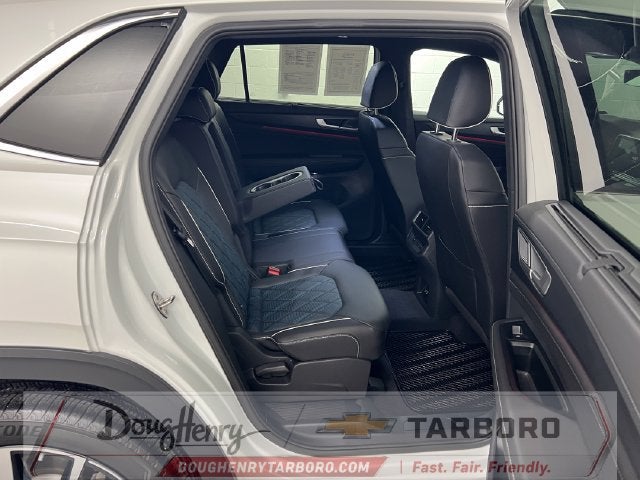 2025 Volkswagen Atlas Cross Sport 2.0T SEL Premium R-Line