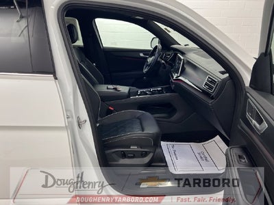 2025 Volkswagen Atlas Cross Sport 2.0T SEL Premium R-Line