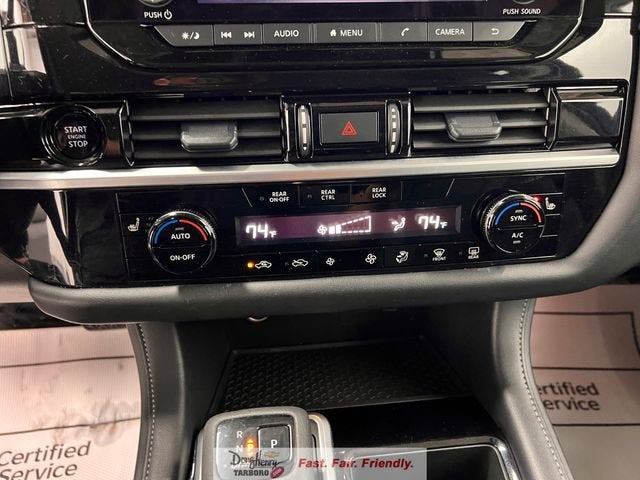 2025 Nissan Pathfinder SV