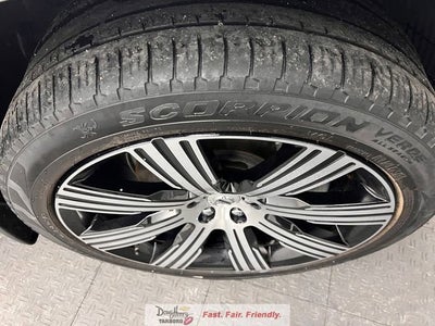 2024 Volvo XC90 Plus Bright Theme