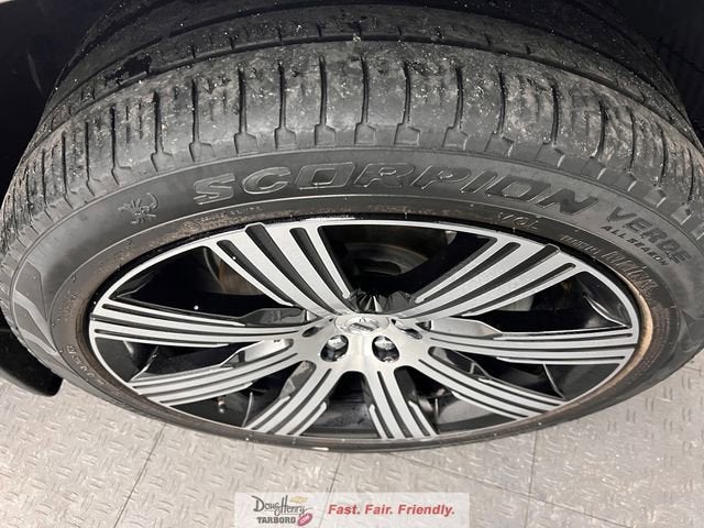 2024 Volvo XC90 Plus Bright Theme