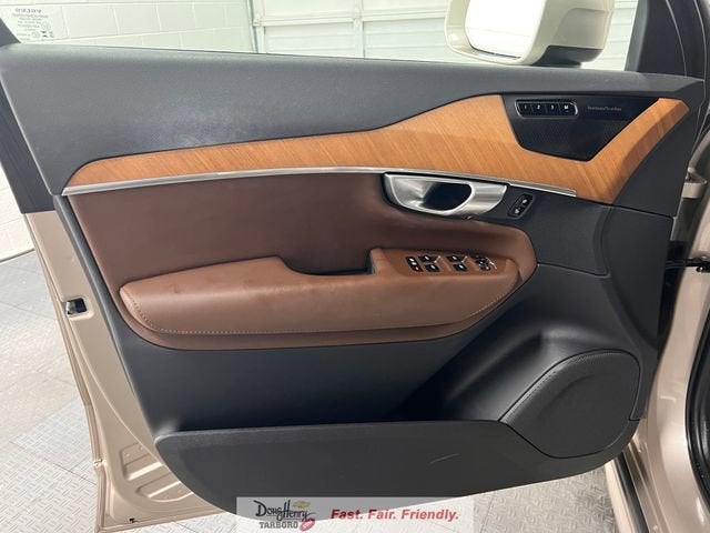 2024 Volvo XC90 Plus Bright Theme