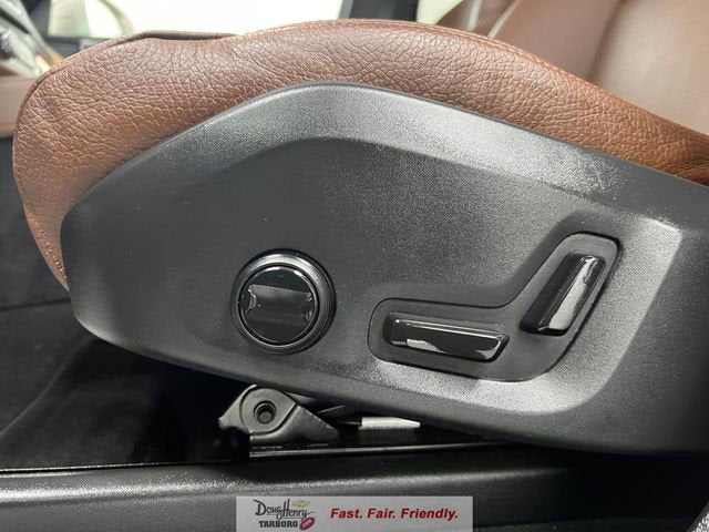 2024 Volvo XC90 Plus Bright Theme