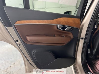 2024 Volvo XC90 Plus Bright Theme