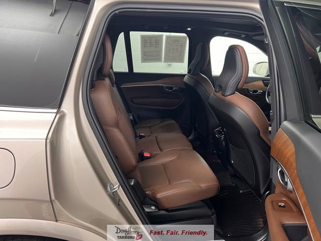2024 Volvo XC90 Plus Bright Theme
