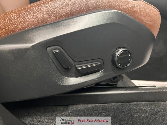 2024 Volvo XC90 Plus Bright Theme