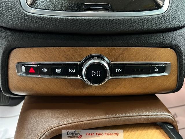 2024 Volvo XC90 Plus Bright Theme