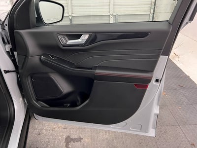 2026 Ford Escape Hybrid ST-Line Select