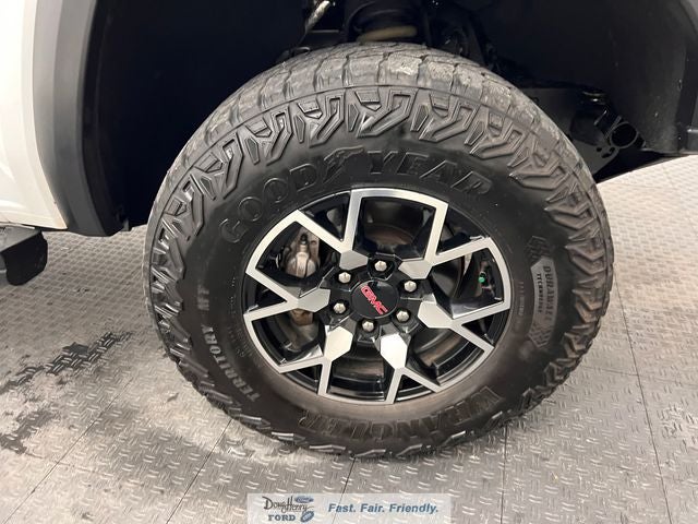 2023 GMC Canyon AT4X