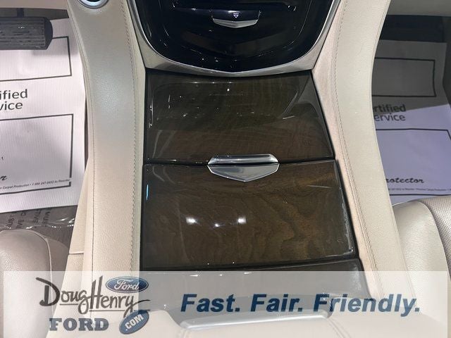 2018 Cadillac Escalade Luxury