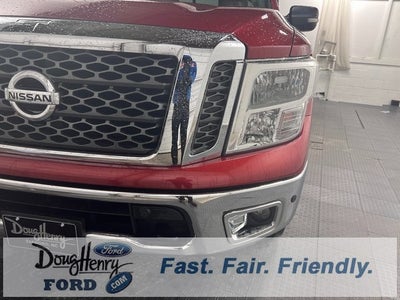 2017 Nissan Titan SV