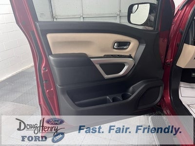 2017 Nissan Titan SV