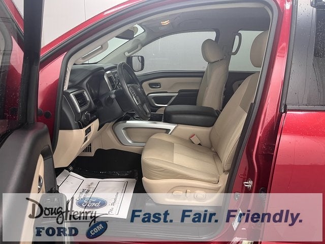 2017 Nissan Titan SV