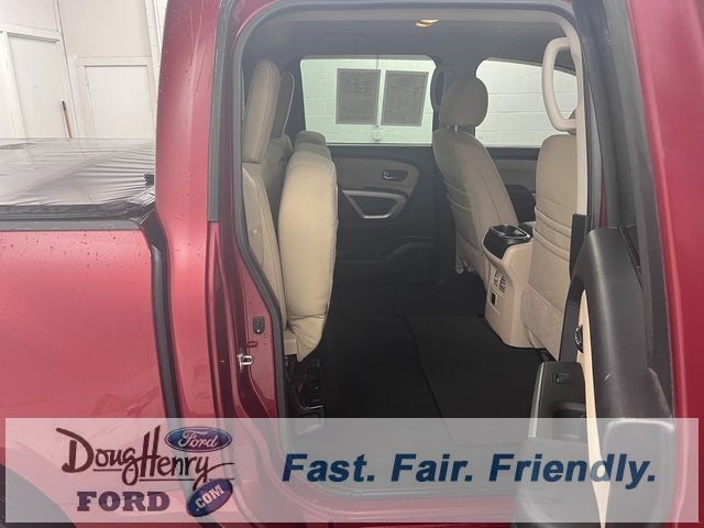 2017 Nissan Titan SV