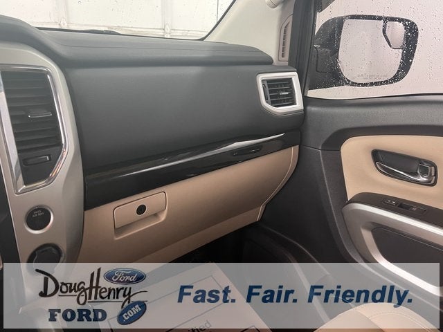 2017 Nissan Titan SV