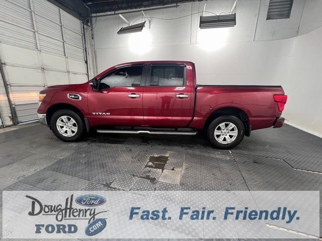2017 Nissan Titan SV