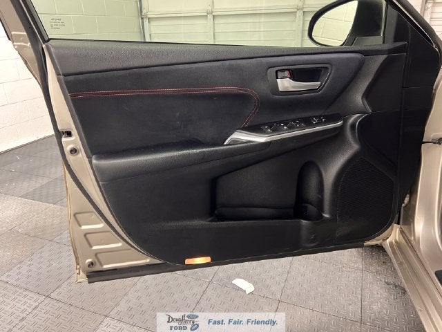 2016 Toyota Camry XSE