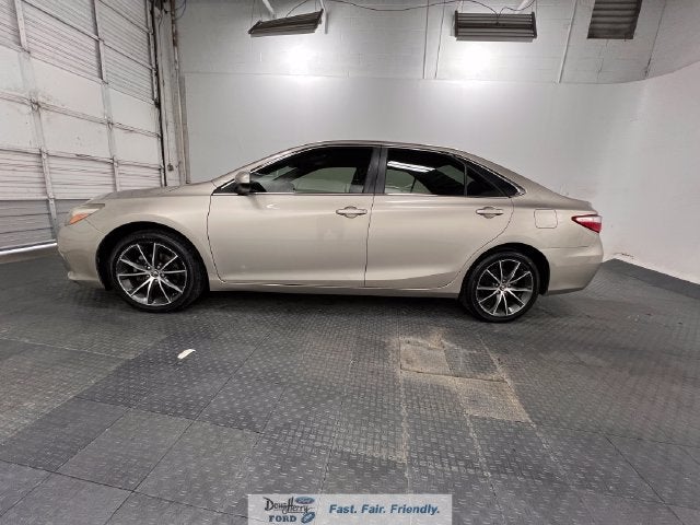 2016 Toyota Camry XSE