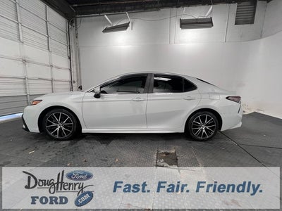 2022 Toyota Camry SE Nightshade