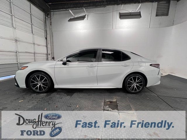 2022 Toyota Camry SE Nightshade